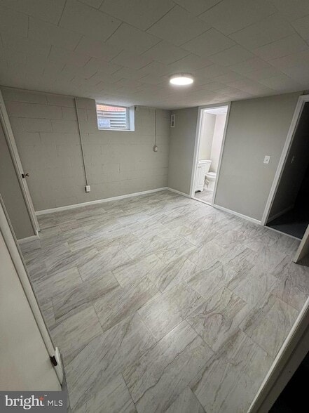 Building Photo - 229 Endsleigh Ave