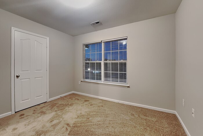 Building Photo - 2521 Mulberry Pond Dr
