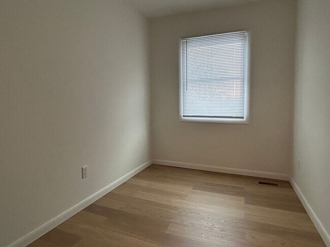 Building Photo - 216 Whitherspoon Ln