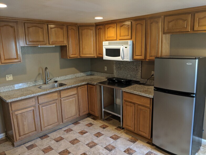 Building Photo - 517 Hanover St