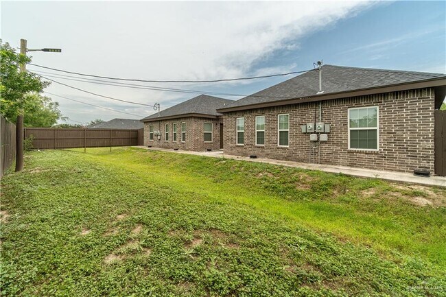 Building Photo - 6903 Venus Dr
