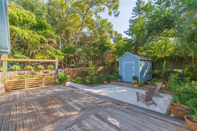 Building Photo - 917 E Broad St