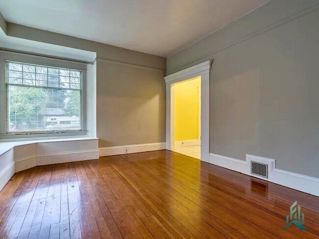 Building Photo - Room for Rent in Home in the Heart of Corvallis