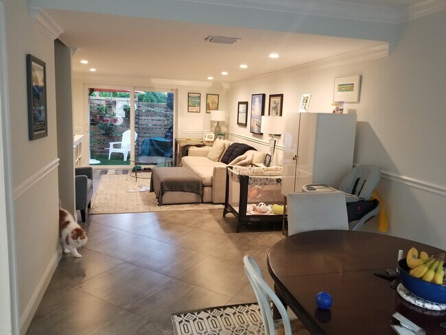 Building Photo - 3412 Franklin Ave