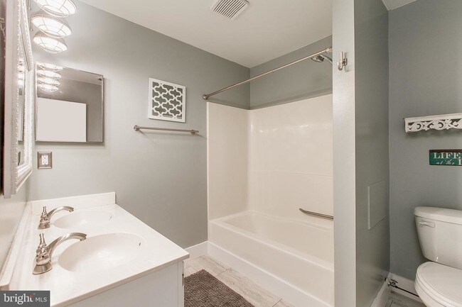 Building Photo - 10286 White Pelican Way