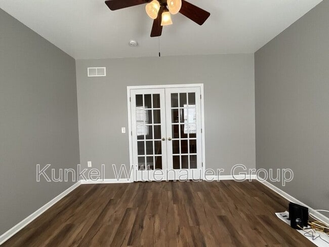 Building Photo - 2308 Four Lakes Dr