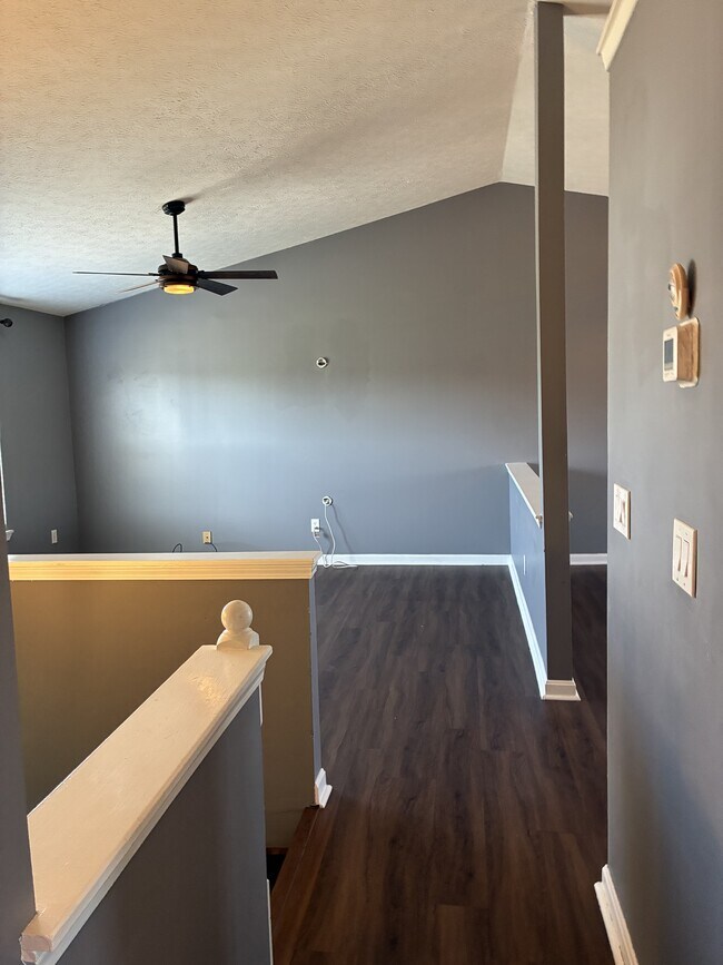 Building Photo - 1105 Lobo Dr