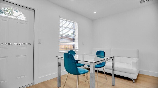 Building Photo - 32 SW 9th St