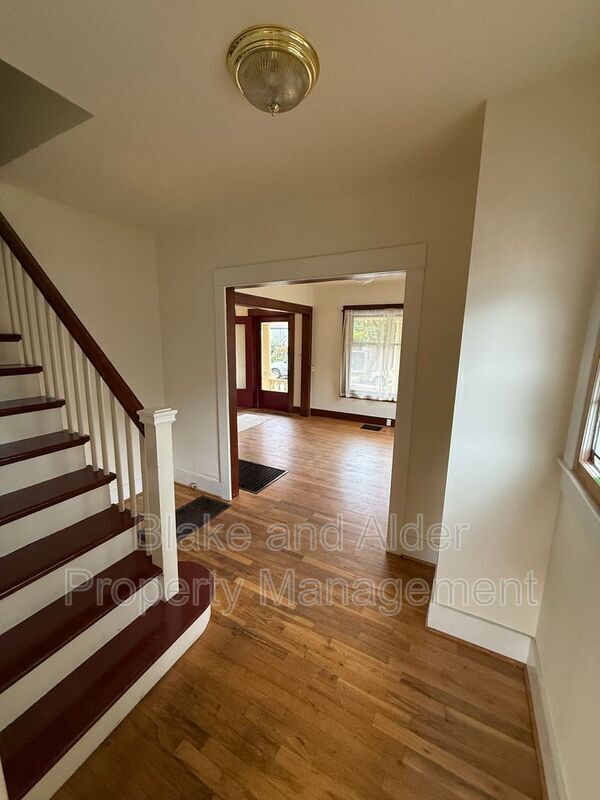 Building Photo - 7824 SE 11th Ave