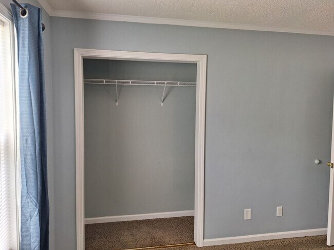 Building Photo - HOLIDAY MOVE IN SPECIAL. $500.00 OFF OF TH...