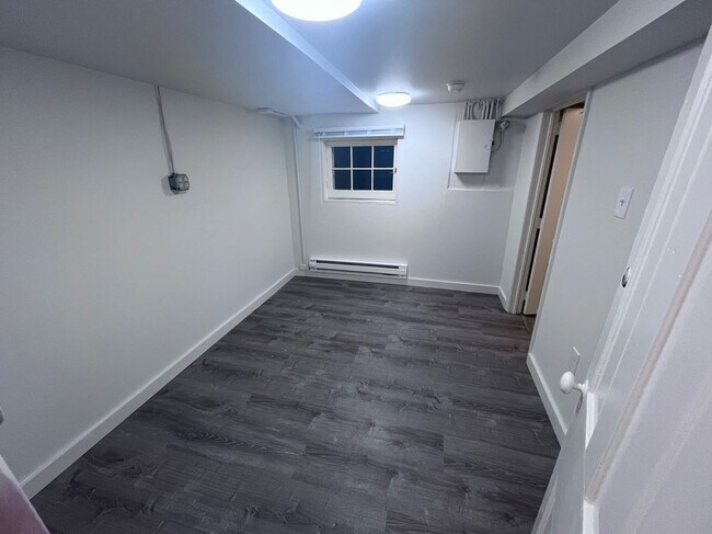 Building Photo - 221 Channing St NE