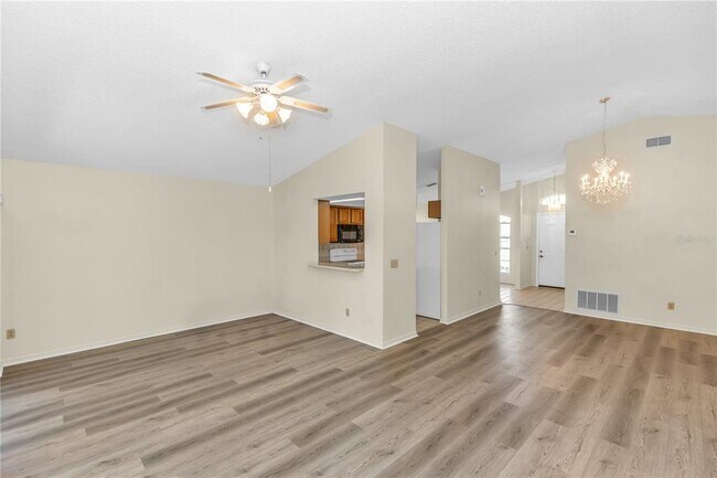 Building Photo - 5910 Petunia Ln