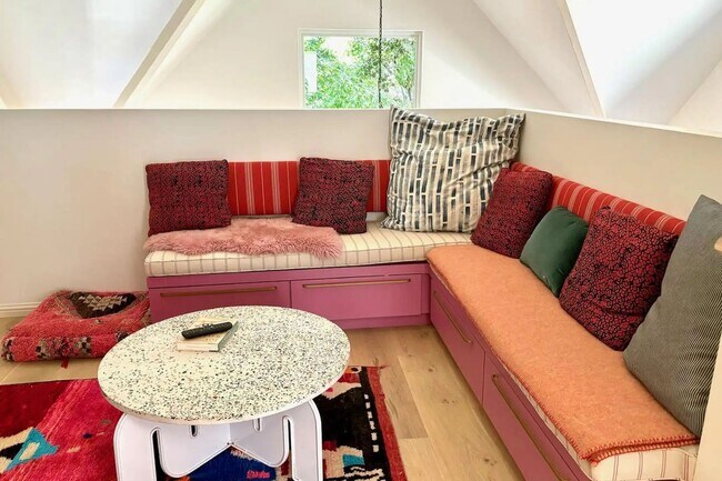 Building Photo - Stunning modern classic home. Gustavo Lopez AMSI