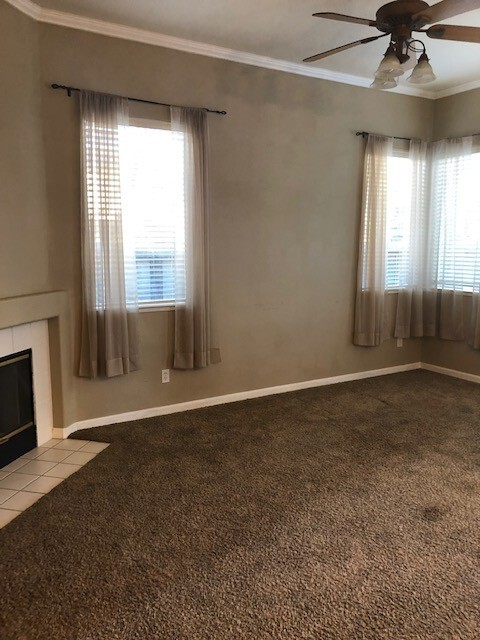 Building Photo - Gorgeous 3 bedroom 2 bath