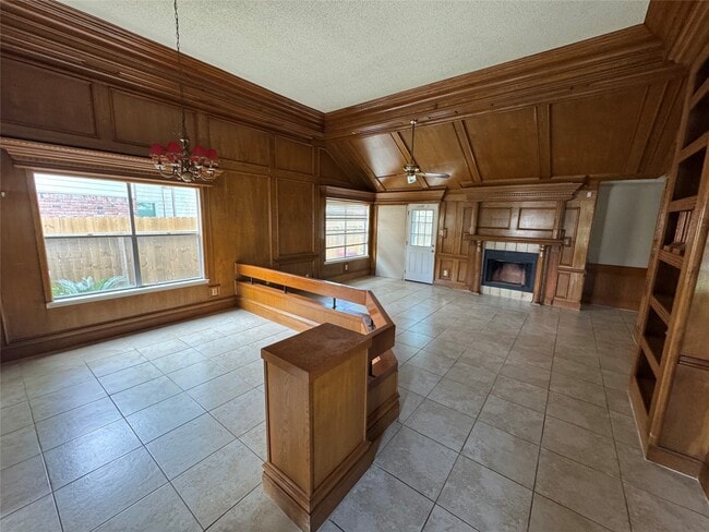 Building Photo - 1511 Ridgebriar Dr