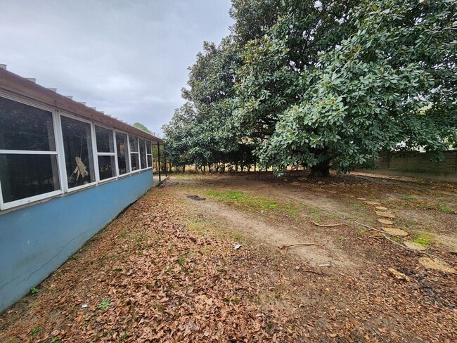 Building Photo - 3 Bedrooms 3 Baths - Convenient to Ft Benning