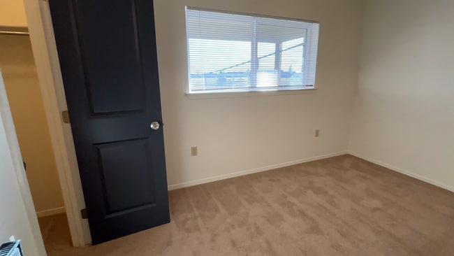 Building Photo - 1281 Dakota Dr