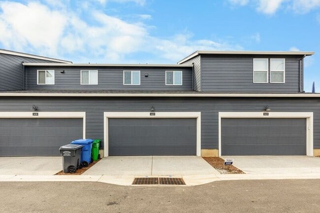 Building Photo - 3422 SW Hartley Ave