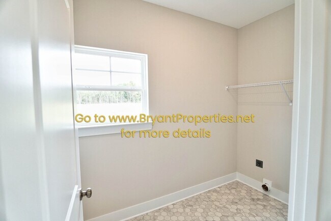 Building Photo - 615 Vrabel Rd