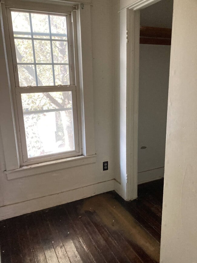 Building Photo - 6 Harvard St