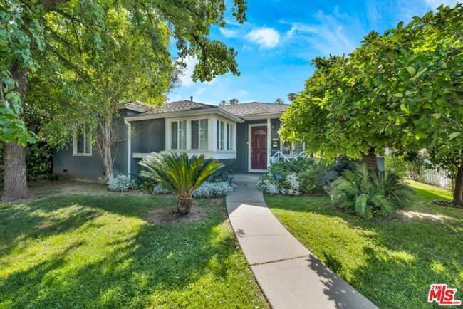 Primary Photo - 6241 Canby Ave