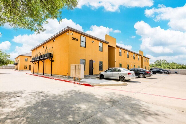 Building Photo - 2119 S Ejido Ave