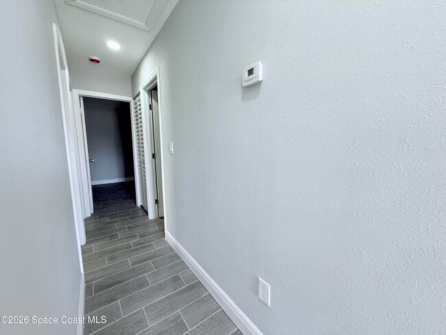 Building Photo - 2556 Sarno Rd