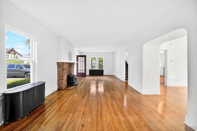 Building Photo - 363 Hickok Ave