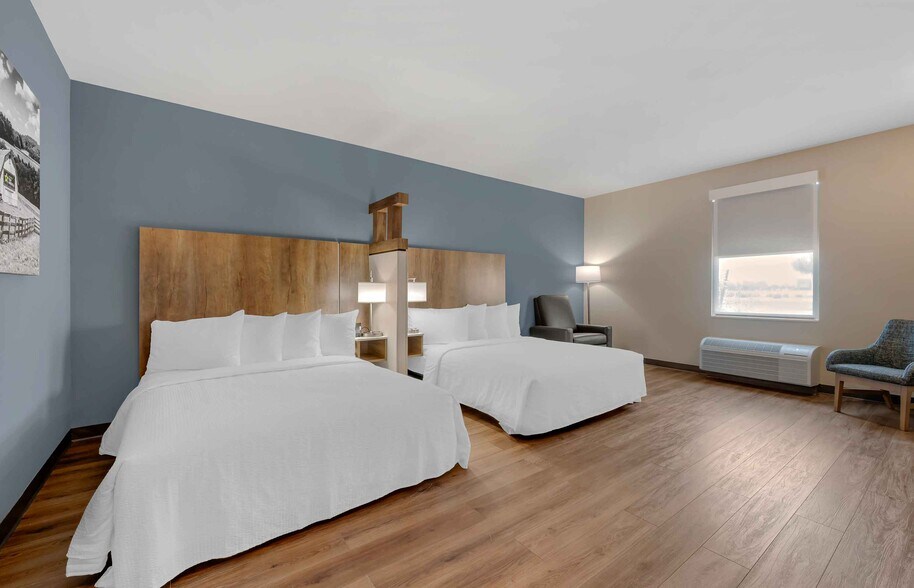 Building Photo - Furnished Studio-Phoenix - Chandler - Airport