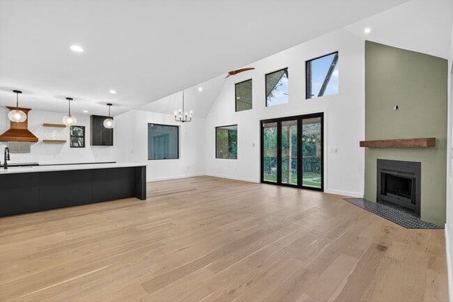 Building Photo - 308 Mountain View