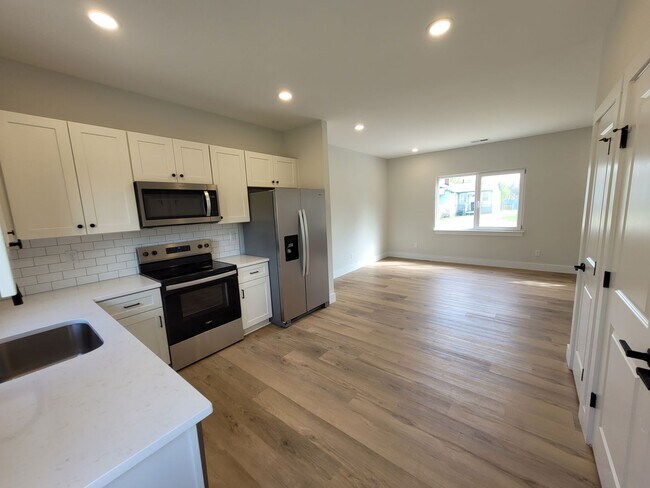 Building Photo - 1214 Pearl St