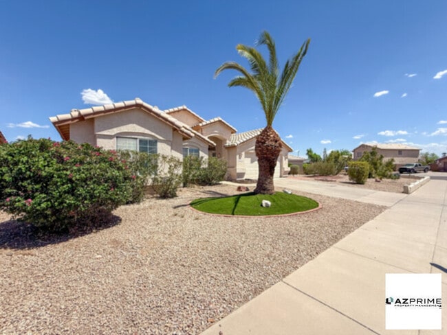 Building Photo - Exceptional 3/2 Peoria Corner Lot House!