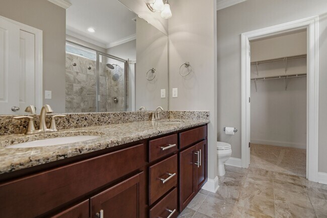 Building Photo - 5036 Winslow Dr