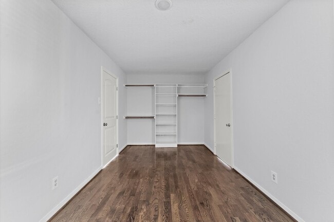 Building Photo - 2024 Jean St