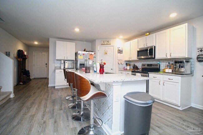 Building Photo - 6376 Burrow Ln