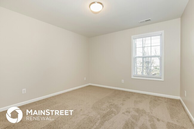 Building Photo - 5979 Coopers Hawk Trail
