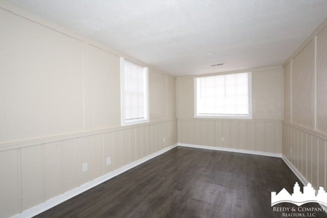 Building Photo - 6465 Forest Glen Dr