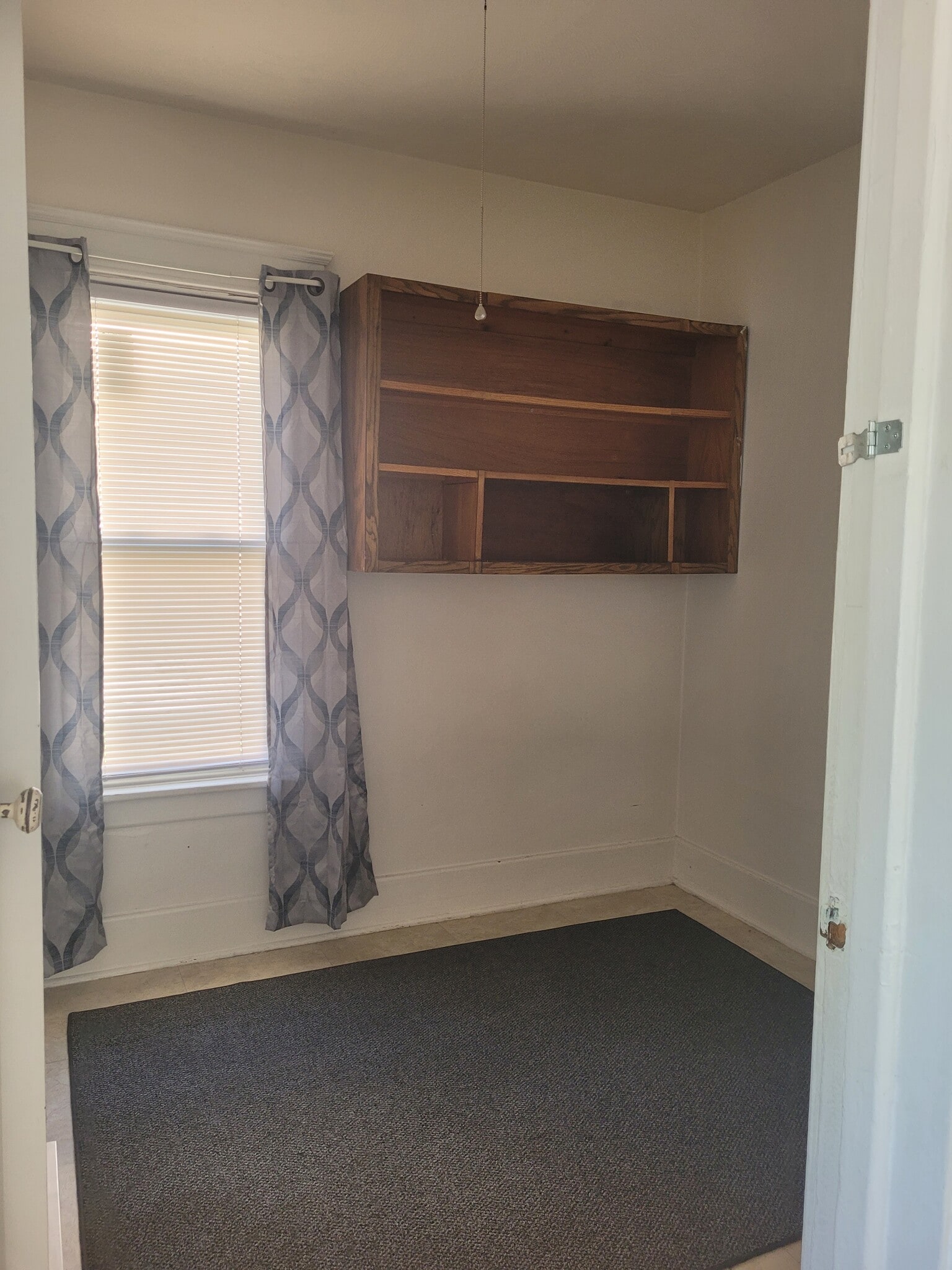 Building Photo - 416 E 3rd St