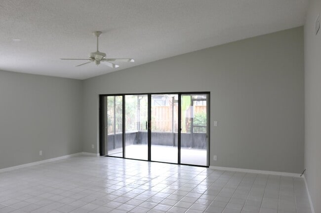 Building Photo - 2668 La Lique Cir