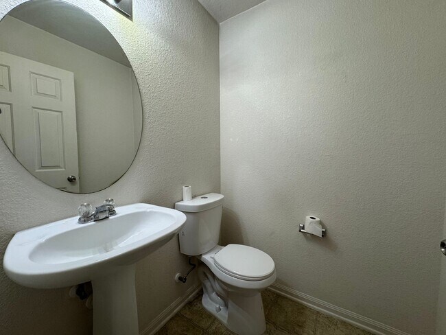 Building Photo - 4-Bedroom House for Rent in Killeen