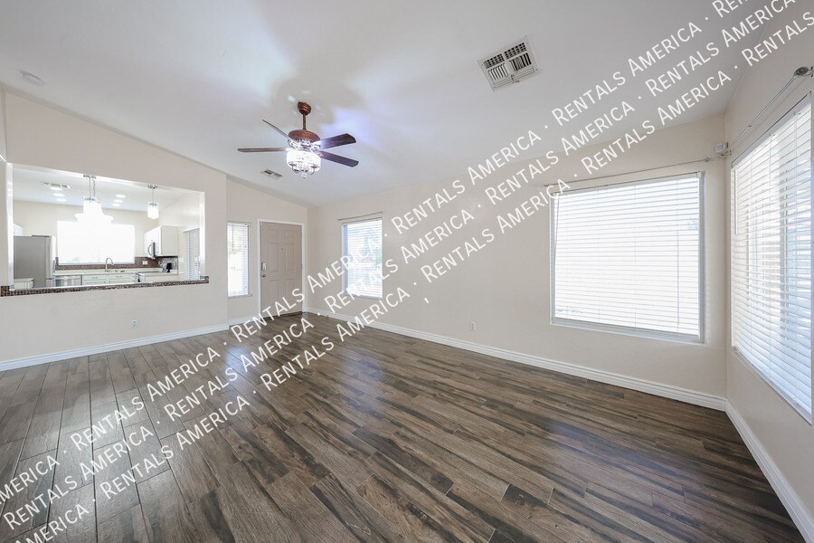 Building Photo - 15428 W Mauna Loa Ln