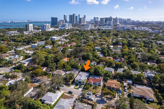 Building Photo - 120 NE 49th St