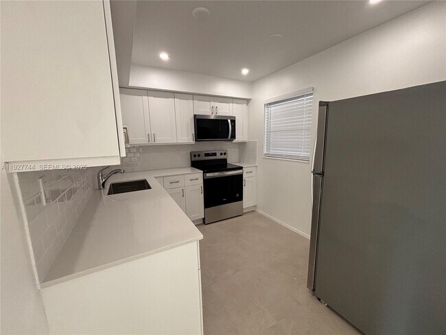 Building Photo - 7725 SW 86th St