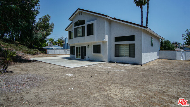 Building Photo - 41285 Bravos Ct