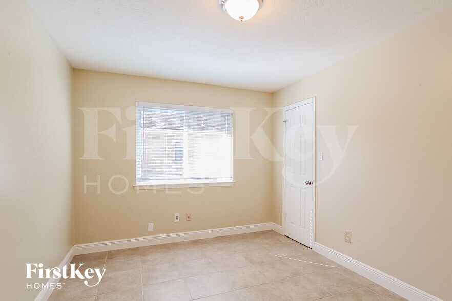 Building Photo - 7259 Lost Fable Ln