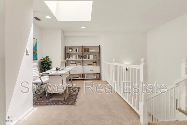 Building Photo - 690 Glasgow Cir