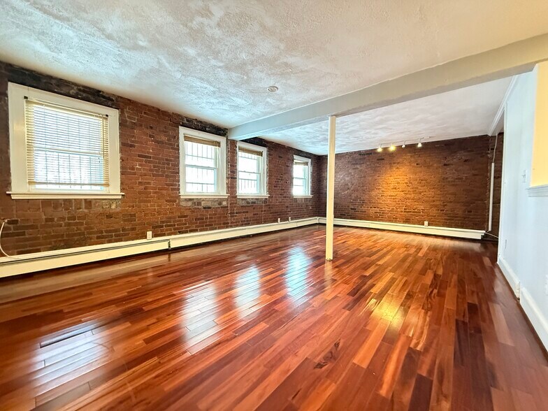 Building Photo - 39 South St