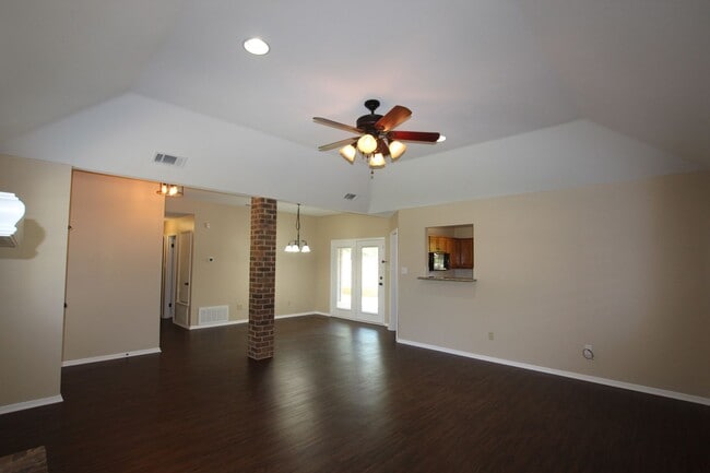 Building Photo - 1013 Blue Quail Dr