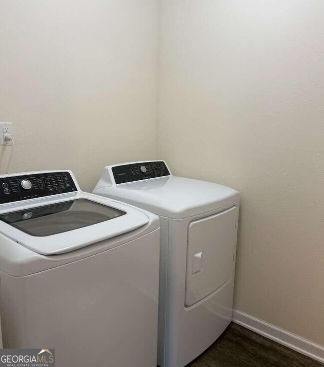 Building Photo - 126 Brooklet Cir