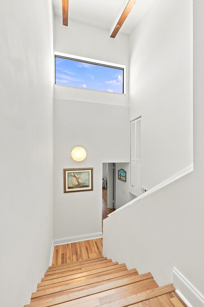 Building Photo - 250 S Ocean Blvd